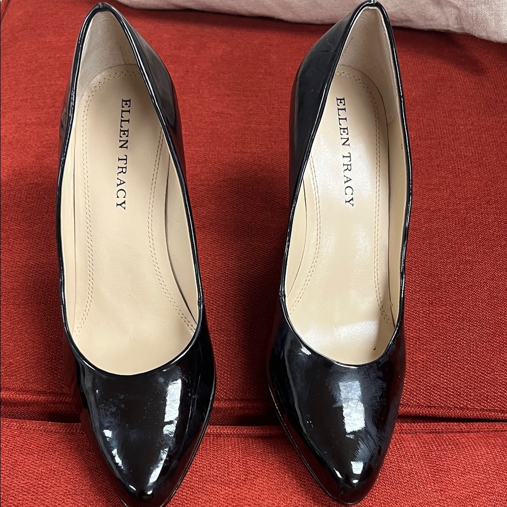 Ellen Tracy Glossy Black Heels